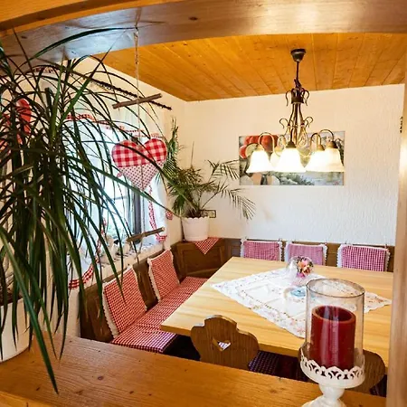 Konukevi Haus Daheim 3*